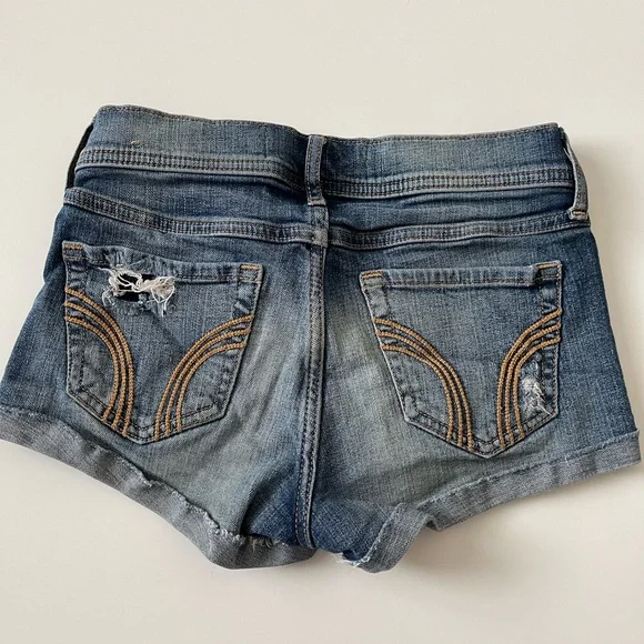 Hollister Shorts - Picture 3 of 5